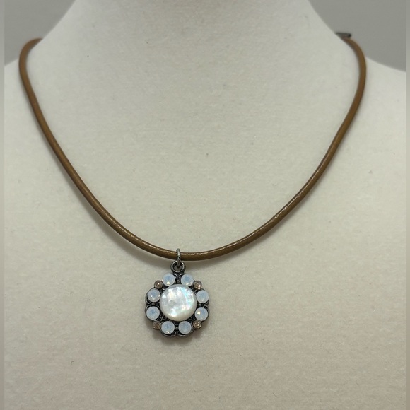 Jewelry - NECKLACE WITH FAUX LEATHER ROPE